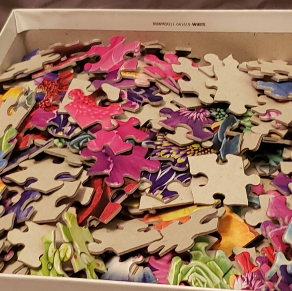 "Flower spectrum" 300 piece large piece puzzle 2 for 15 - Picture 6 of 6